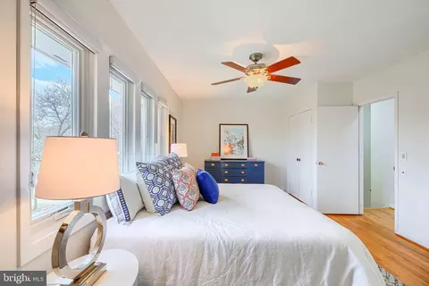 Bedroom - 211 Bolton Pl, Baltimore, MD 21217 photo 1 of 8