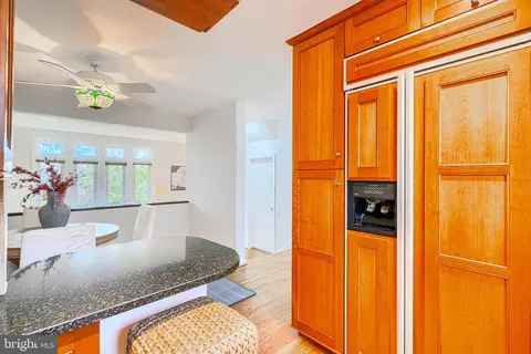 Kitchen - 211 Bolton Pl, Baltimore, MD 21217 photo 5 of 6