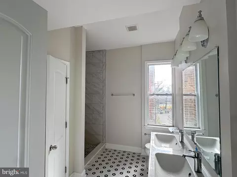 Bath - 517 E 21st St, Baltimore, MD 21218 photo 4 of 8