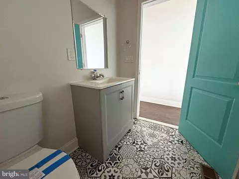 Bath - 517 E 21st St, Baltimore, MD 21218 photo 3 of 8