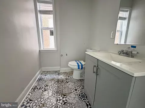 Bath - 517 E 21st St, Baltimore, MD 21218 photo 1 of 8