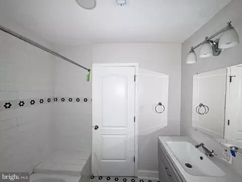 Bath - 517 E 21st St, Baltimore, MD 21218 photo 7 of 8