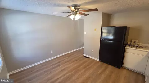 Entry Way - 1226 E Chase St, Baltimore, MD 21202 photo 11 of 20