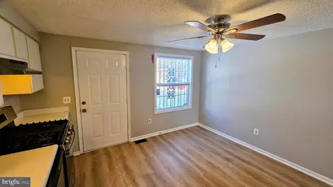 Entry Way - 1226 E Chase St, Baltimore, MD 21202 photo 12 of 20