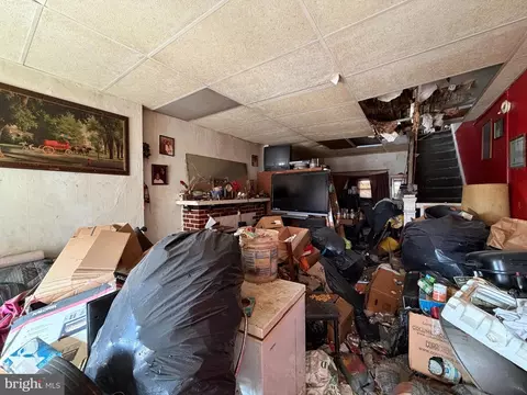 2612 E Hoffman St, Baltimore, MD 21213 photo 2