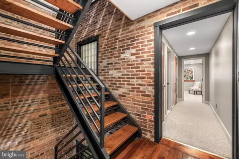 Entry Way - 1445 Hull St, Baltimore, MD 21230 photo 3 of 6