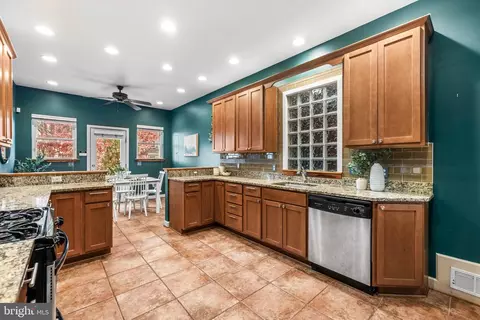 Kitchen - 1445 Hull St, Baltimore, MD 21230 photo 2 of 3