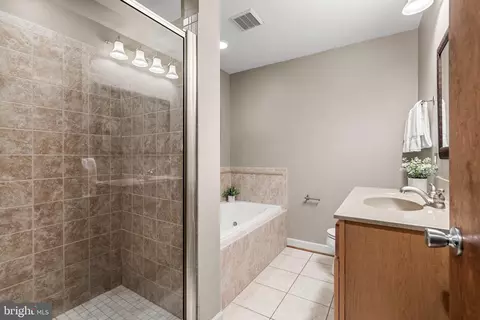 Bath - 1445 Hull St, Baltimore, MD 21230 photo 3 of 4