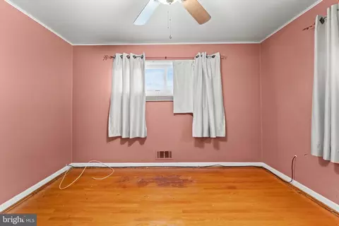 Bedroom - 6230 Laurelton Ave, Baltimore, MD 21214 photo 4 of 5