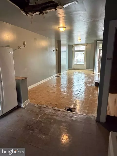 Entry Way - 1827 N Milton Ave, Baltimore, MD 21213 photo 6 of 21