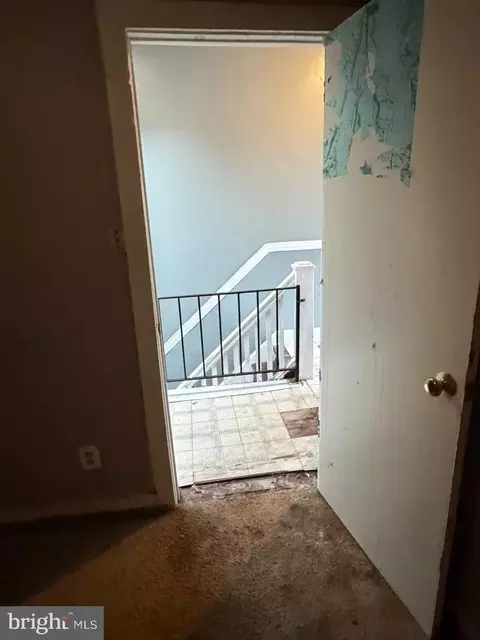 Entry Way - 1827 N Milton Ave, Baltimore, MD 21213 photo 13 of 21