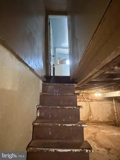 Entry Way - 1827 N Milton Ave, Baltimore, MD 21213 photo 21 of 21