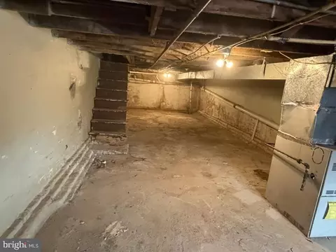 Entry Way - 1827 N Milton Ave, Baltimore, MD 21213 photo 20 of 21