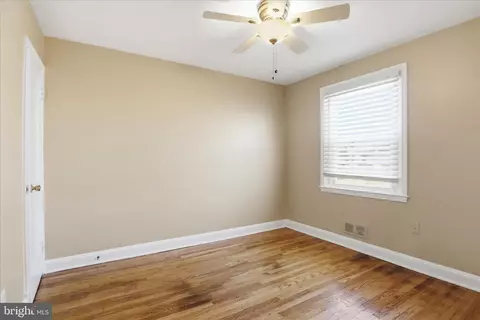 Bedroom - 738 Yale Ave, Baltimore, MD 21229 photo 3 of 3