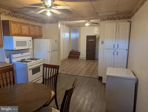 Entry Way - 3442 Belair Rd, Baltimore, MD 21213 photo 4 of 4