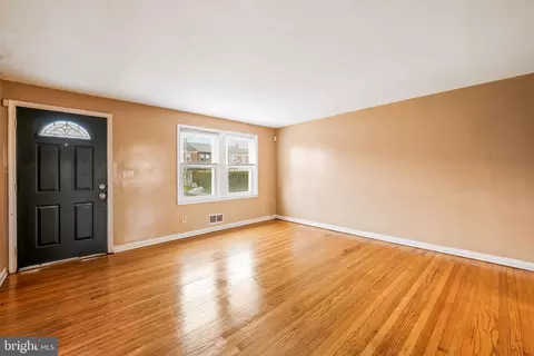 Living - 3517 Elmora Ave, Baltimore, MD 21213 photo 2 of 4