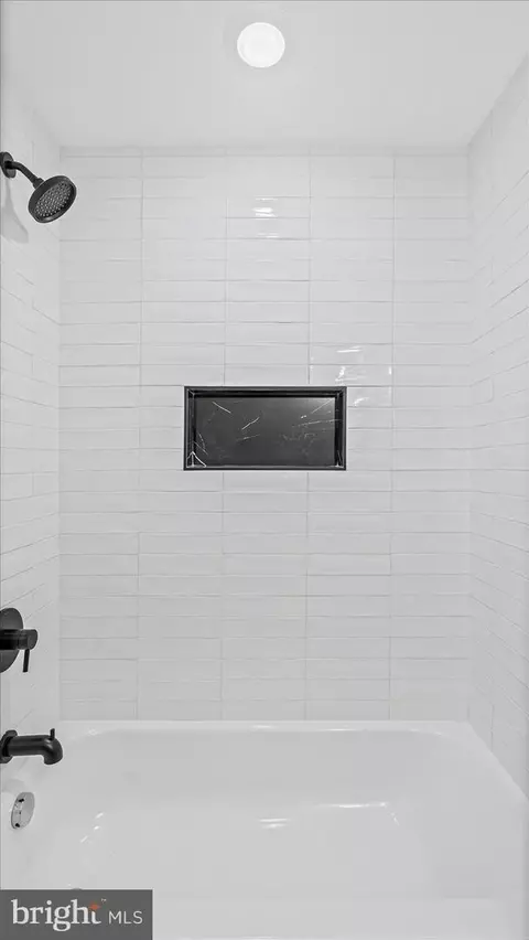 Bath - 623 Archer St, Baltimore, MD 21230 photo 2 of 4