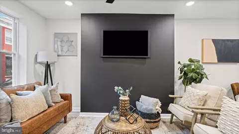Entry Way - 623 Archer St, Baltimore, MD 21230 photo 13 of 16
