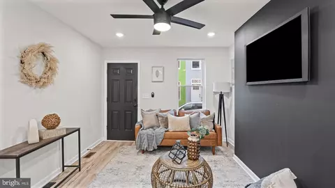 Entry Way - 623 Archer St, Baltimore, MD 21230 photo 9 of 16
