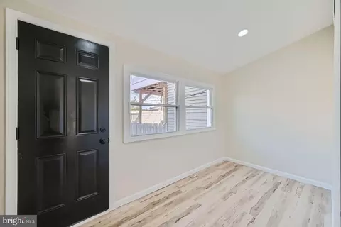 Entry Way - 1147 Scott St, Baltimore, MD 21230 photo 6 of 11