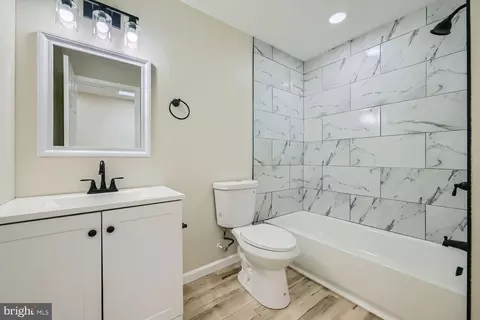 Bath - 1147 Scott St, Baltimore, MD 21230 photo 1 of 2
