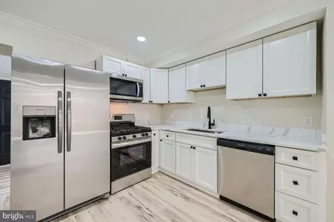 Kitchen - 1147 Scott St, Baltimore, MD 21230 photo 1 of 2