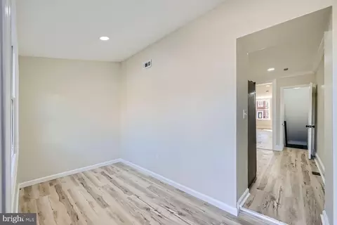 Entry Way - 1147 Scott St, Baltimore, MD 21230 photo 5 of 11