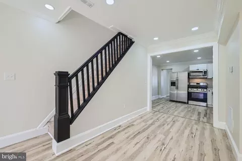 Entry Way - 1147 Scott St, Baltimore, MD 21230 photo 3 of 11