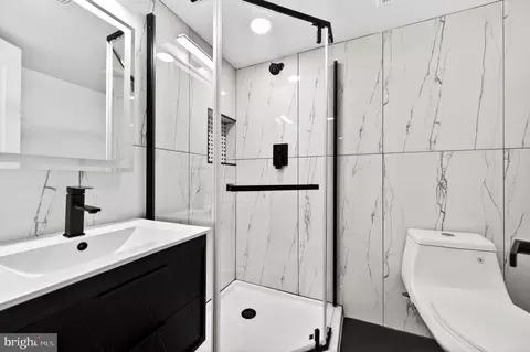 Bath - 3705 W Garrison Ave, Baltimore, MD 21215 photo 3 of 3