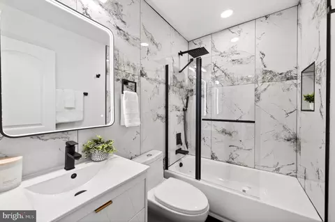Bath - 3705 W Garrison Ave, Baltimore, MD 21215 photo 2 of 3