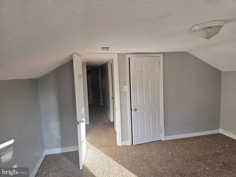 Entry Way - 307 S Augusta Ave, Baltimore, MD 21229 photo 1 of 8