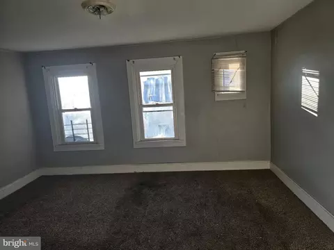 Living - 307 S Augusta Ave, Baltimore, MD 21229 photo 1 of 2