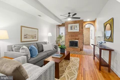 Living - 2828 Odonnell St, Baltimore, MD 21224 photo 1 of 2