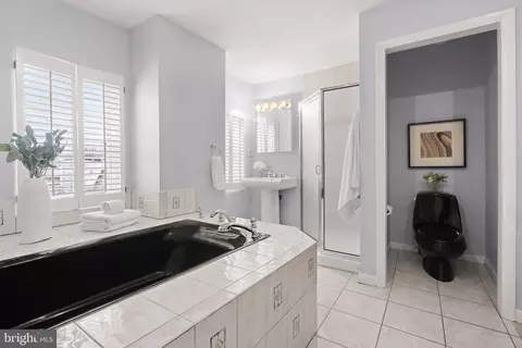 Bath - 2828 Odonnell St, Baltimore, MD 21224 photo 1 of 5