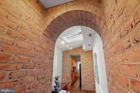 Entry Way - 2828 Odonnell St, Baltimore, MD 21224 photo 4 of 6