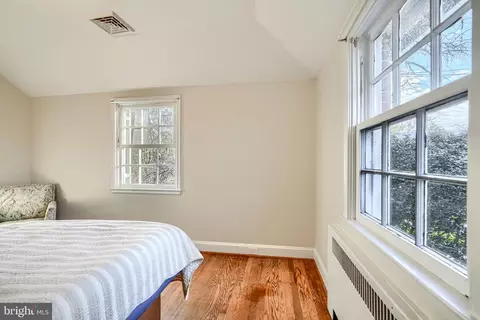 Bedroom - 5000 Broadmoor Rd, Baltimore, MD 21212 photo 6 of 7