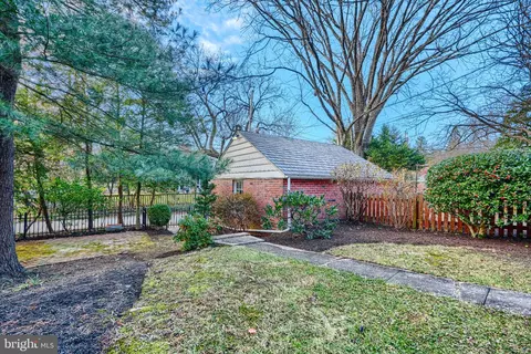 Exterior - 5000 Broadmoor Rd, Baltimore, MD 21212 photo 6 of 9