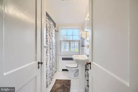 Bath - 5000 Broadmoor Rd, Baltimore, MD 21212 photo 1 of 7