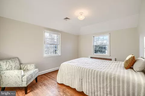 Bedroom - 5000 Broadmoor Rd, Baltimore, MD 21212 photo 4 of 7