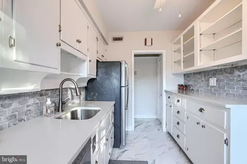 Kitchen - 5000 Broadmoor Rd, Baltimore, MD 21212 photo 2 of 7