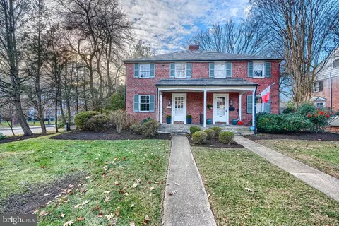 Exterior - 5000 Broadmoor Rd, Baltimore, MD 21212 photo 2 of 9