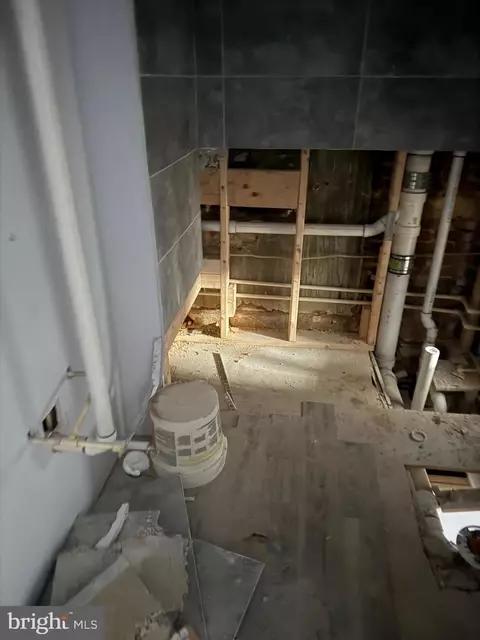 Bath - 2616 E Preston St, Baltimore, MD 21213 photo 1 of 2