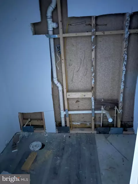 Bath - 2616 E Preston St, Baltimore, MD 21213 photo 2 of 2