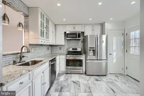 703 George St, Baltimore, MD 21201 photo 6