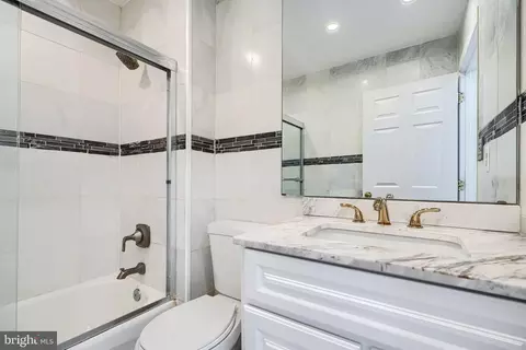703 George St, Baltimore, MD 21201 photo 14