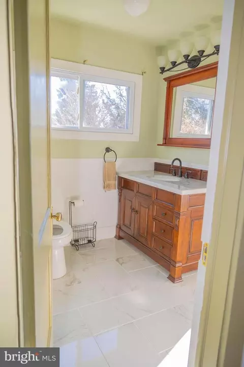 311 E Lake Ave, Baltimore, MD 21212 photo 36