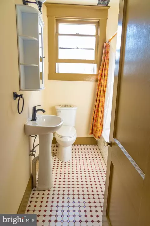 311 E Lake Ave, Baltimore, MD 21212 photo 13
