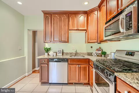 Kitchen - 14 E Hamburg St E, Baltimore, MD 21230 photo 5 of 5
