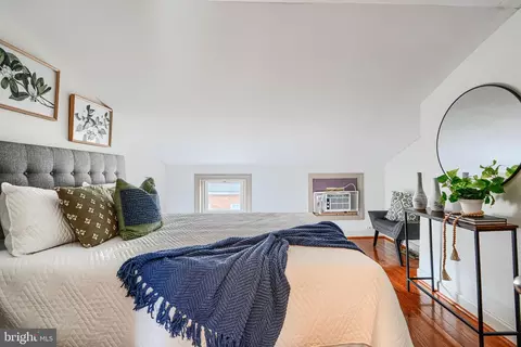 Bedroom - 14 E Hamburg St E, Baltimore, MD 21230 photo 6 of 6