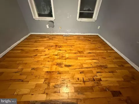 Entry Way - 720 N Rose St, Baltimore, MD 21205 photo 17 of 19
